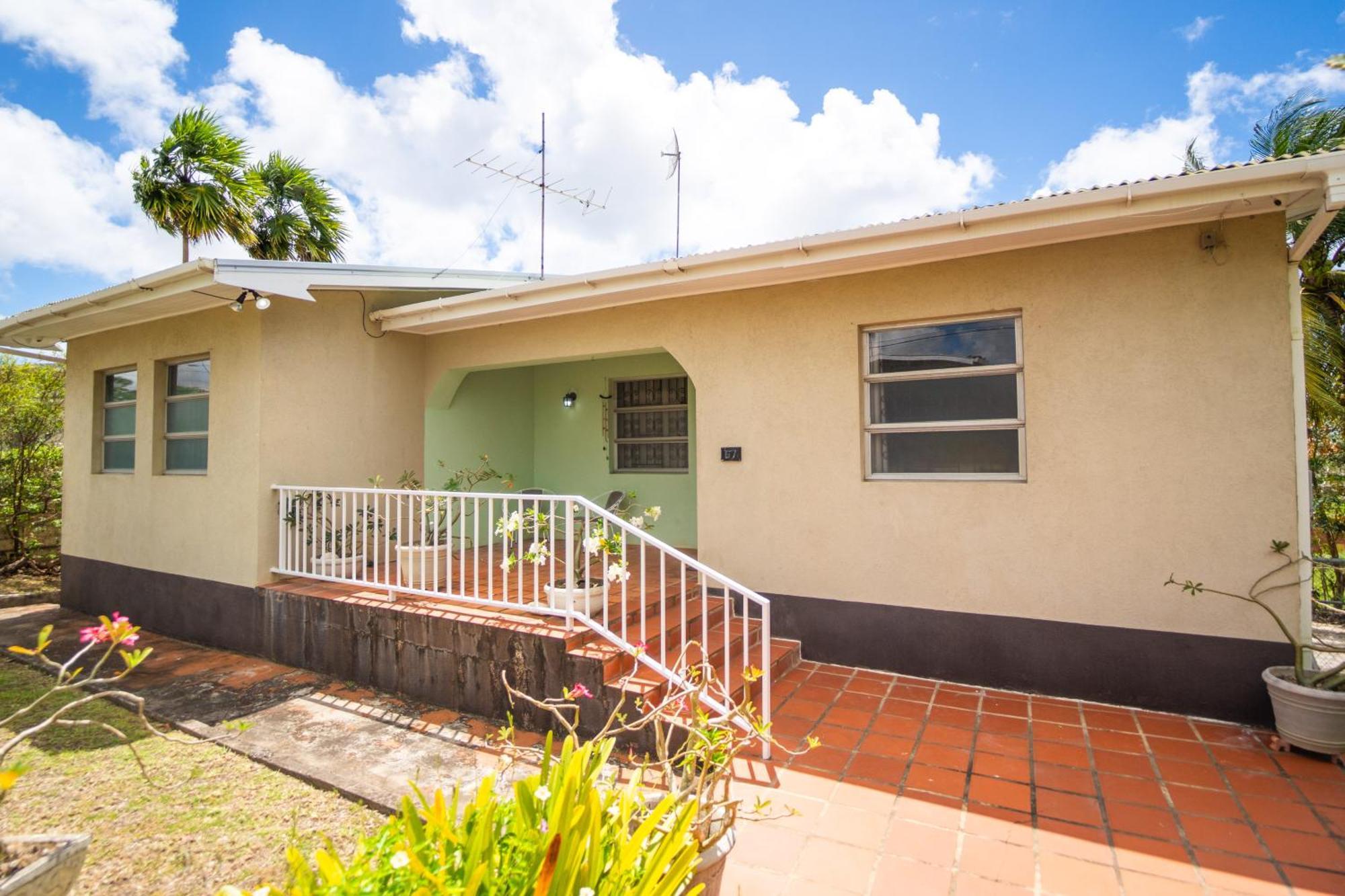 Spacious 3-Bedroom Home - Regency Park Bridgetown Exterior photo