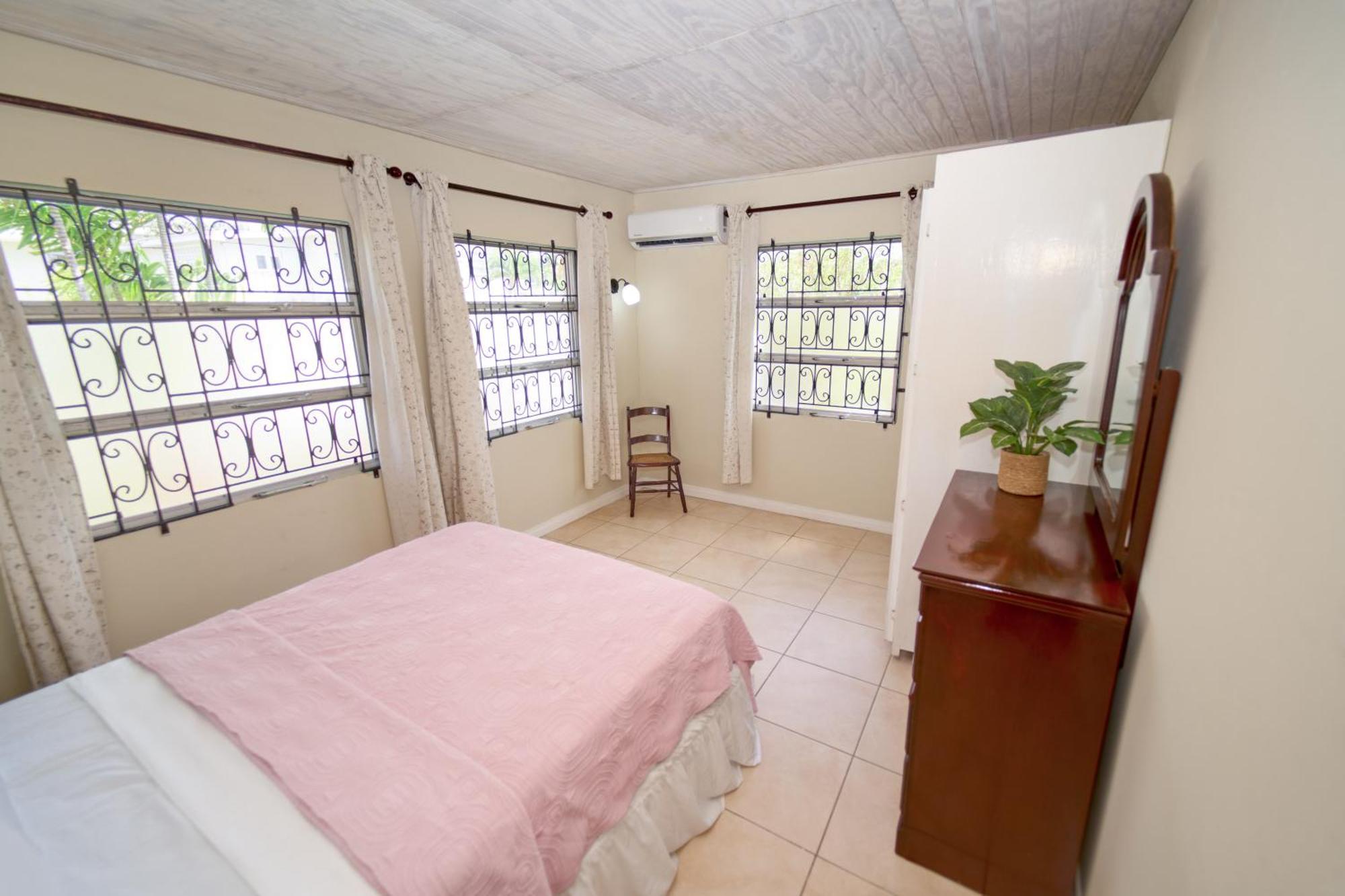 Spacious 3-Bedroom Home - Regency Park Bridgetown Exterior photo